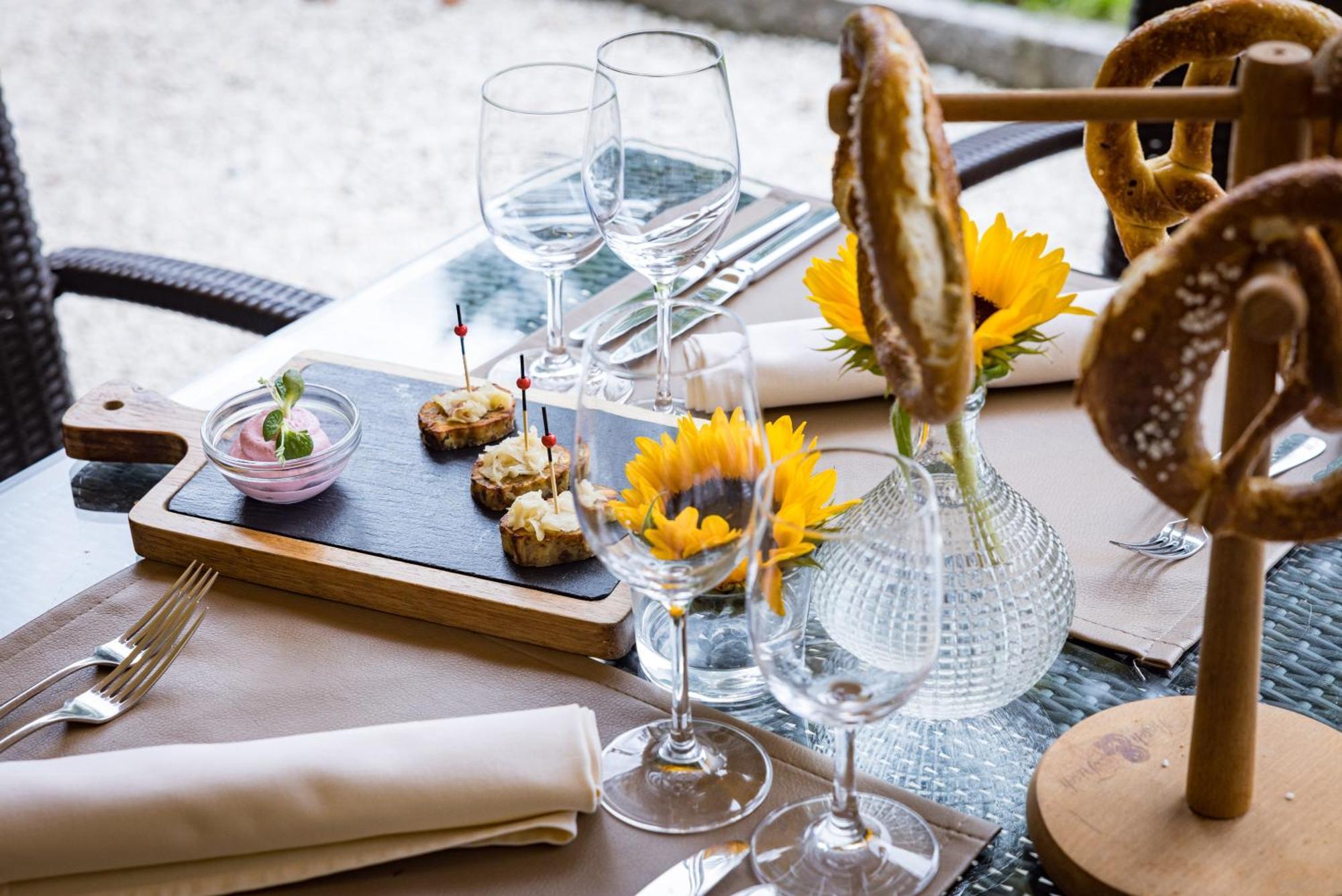 Schloss Prielau & Restaurants Hotel 4*