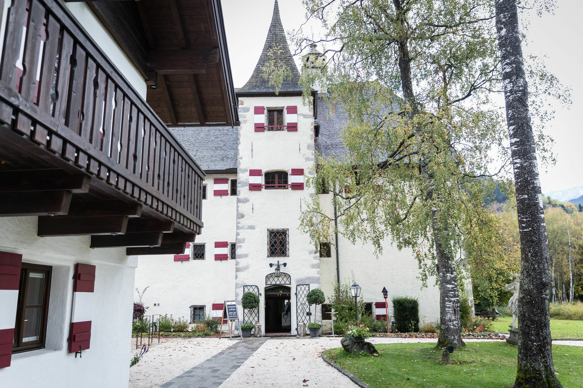 Schloss Prielau & Restaurants Hotel 4*